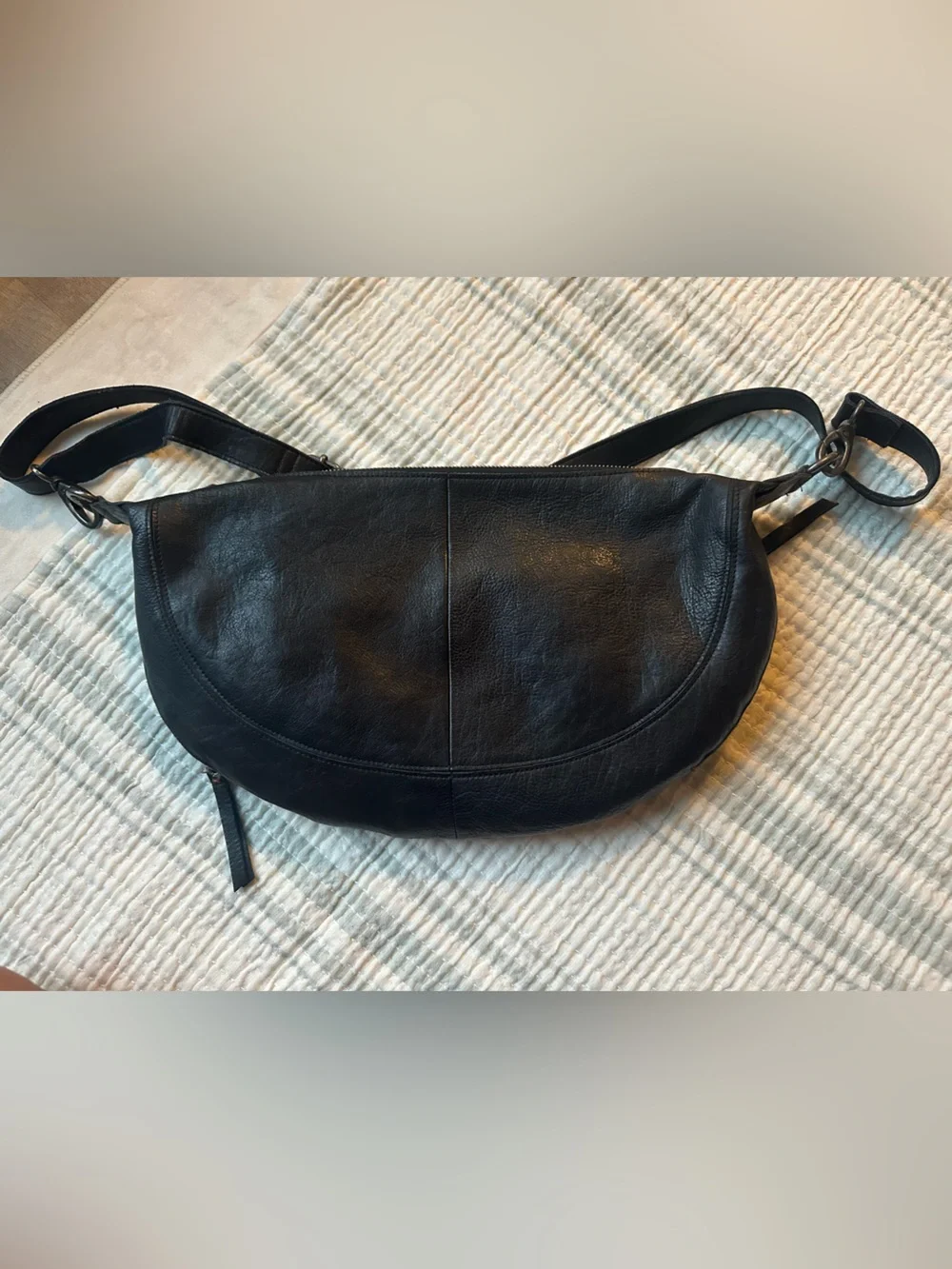 Latico Black Full-Grain Leather Callie Sling Crossbody - EUC - Picture 2 of 16